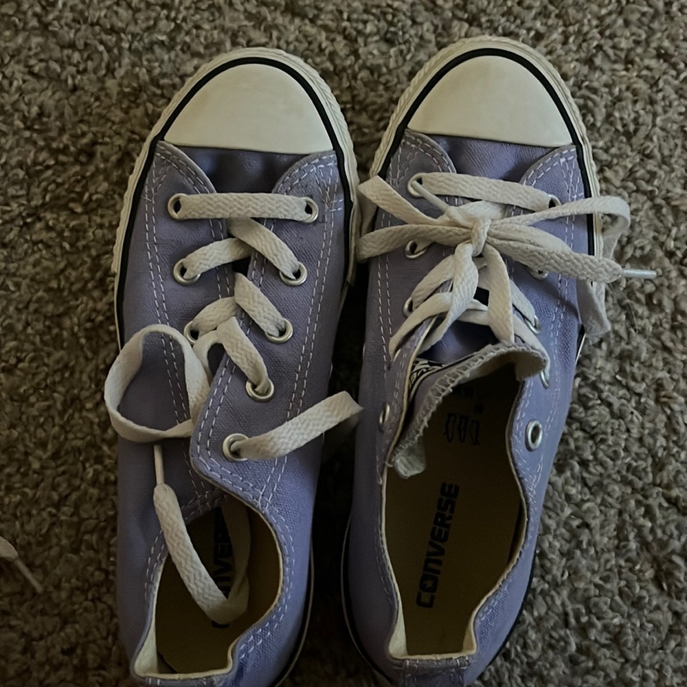 Converse girls size 2